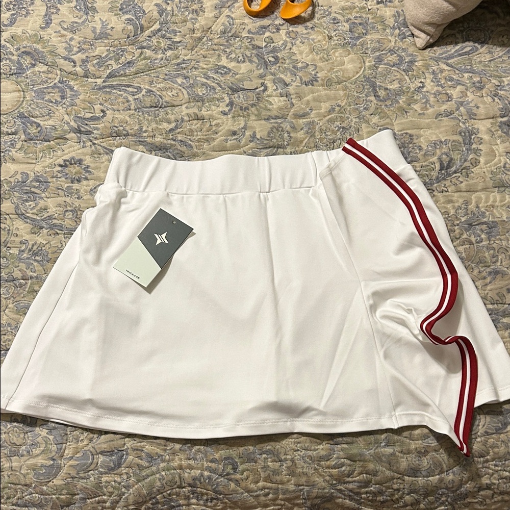 Tuckernuck NEW white faux wrap performance skort Alexis tennis golf pickle sz M